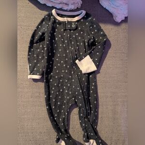 Cloud Island Black and White Star One Piece